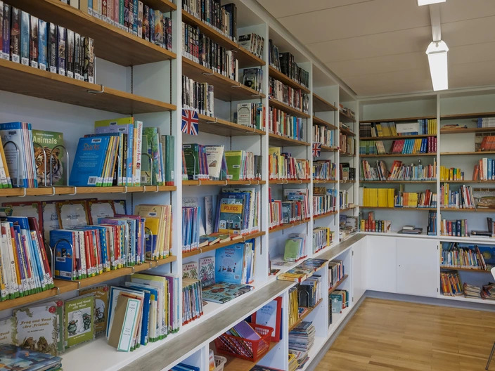 Bücherregale