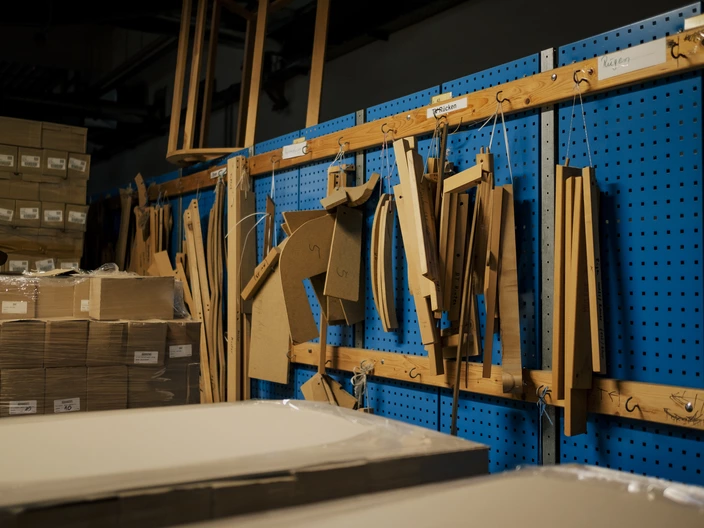 Lagerregal mit Verpackungsmaterial