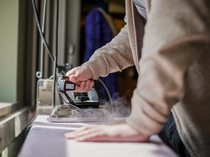 Ausschnitt eines Bügelbretts